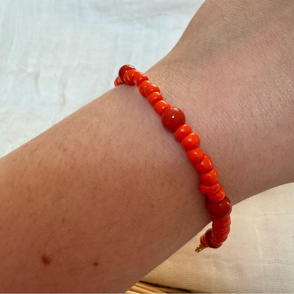 Orange Lover Glass Seed Bead Bracelet With Gold Clasp 7 inches - Picture 4 of 7